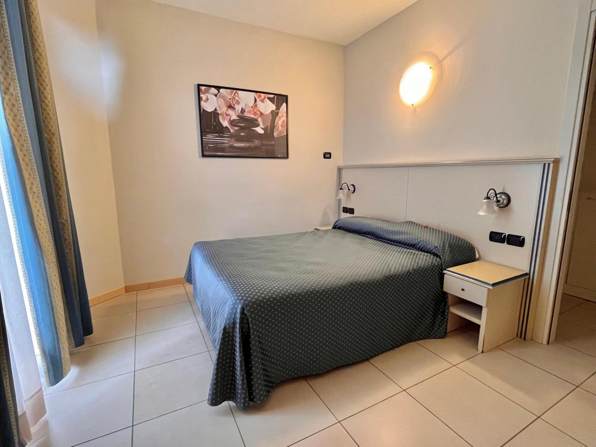 Hotel Lovere Resort & Spa Екстер'єр фото